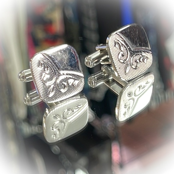 💕Beautiful Silvertone Vintage Cufflinks💕 - Picture 5 of 5